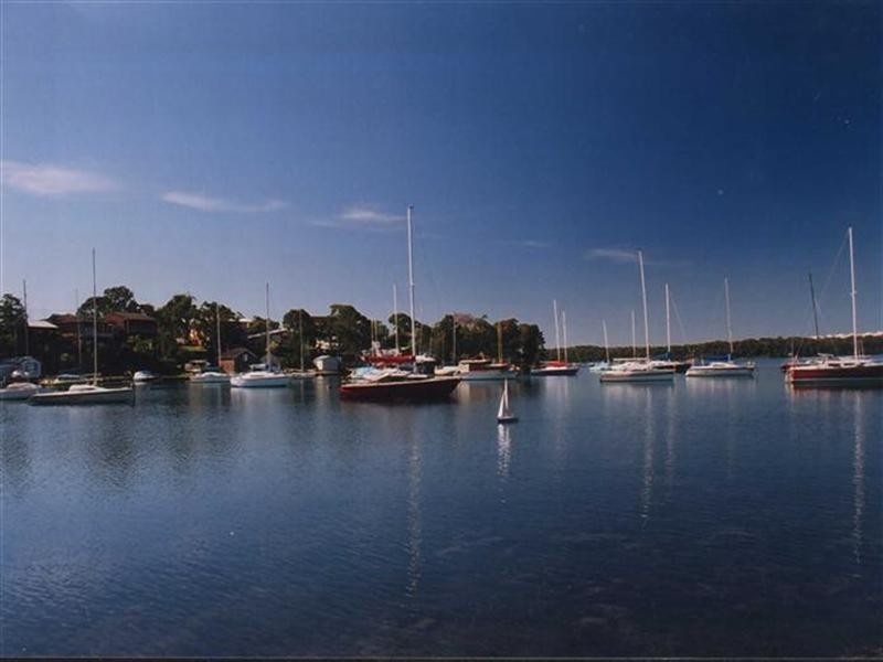 7 Waterside Avenue, Sunshine NSW 2264