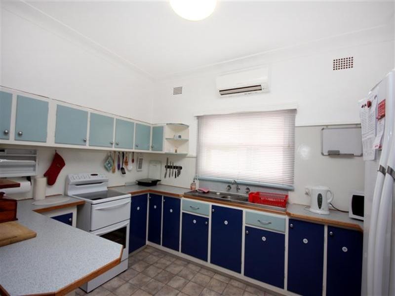 80 Newcastle Street, Morisset NSW 2264