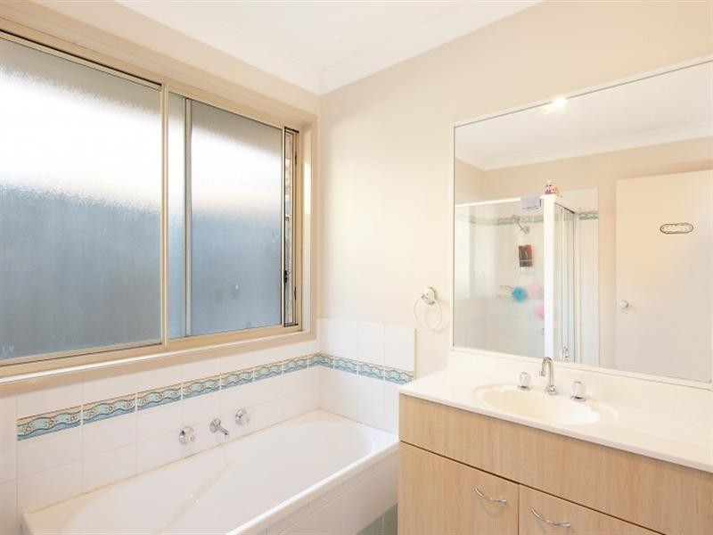 9 Glider Road, Wadalba NSW 2259