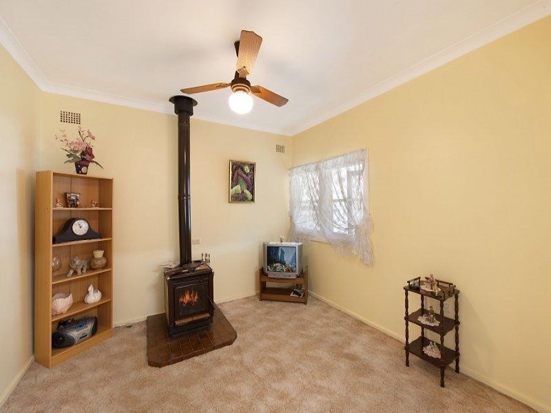 155 Grand Parade, Bonnells Bay NSW 2264