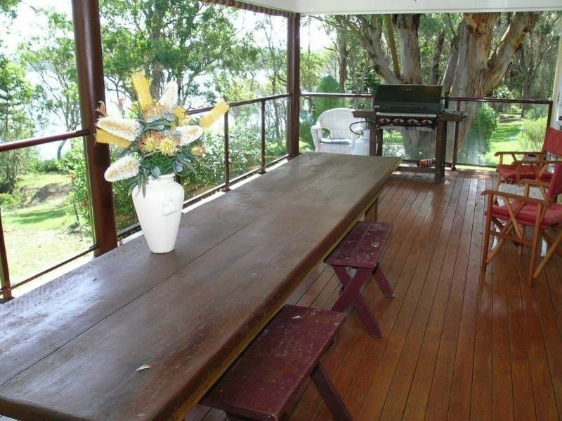 1 Lake View Avenue, Brightwaters NSW 2264