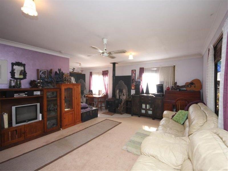 25 Dora Street, Morisset NSW 2264