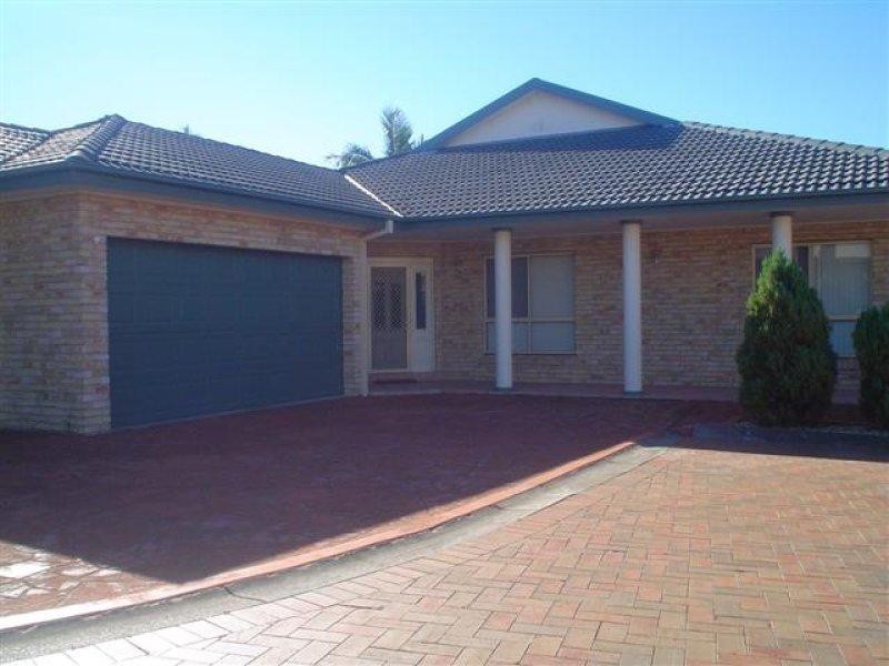 215 Grand Parade, Bonnells Bay NSW 2264