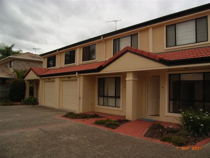 Mount Ommaney QLD 4074