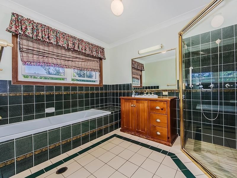 76 Northbrook Street, Sinnamon Park QLD 4073