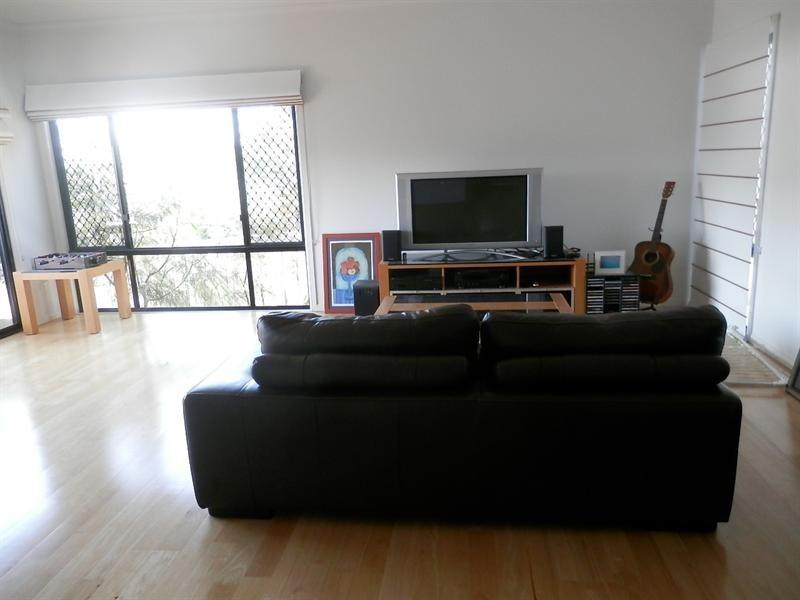 19 Casuarina Street, Seventeen Mile Rocks QLD 4073