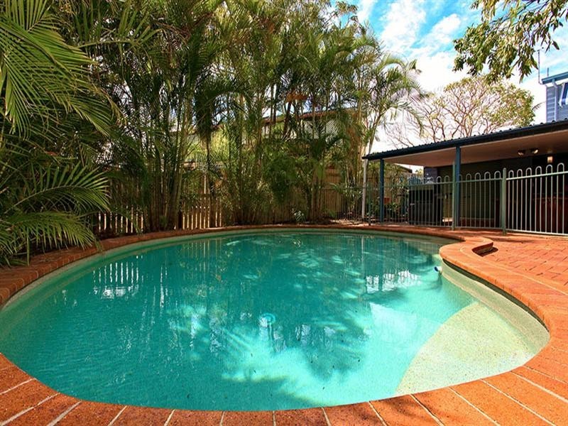 18 Clutha Street, Westlake QLD 4074