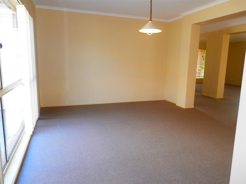 12 Edward Place, Sinnamon Park QLD 4073