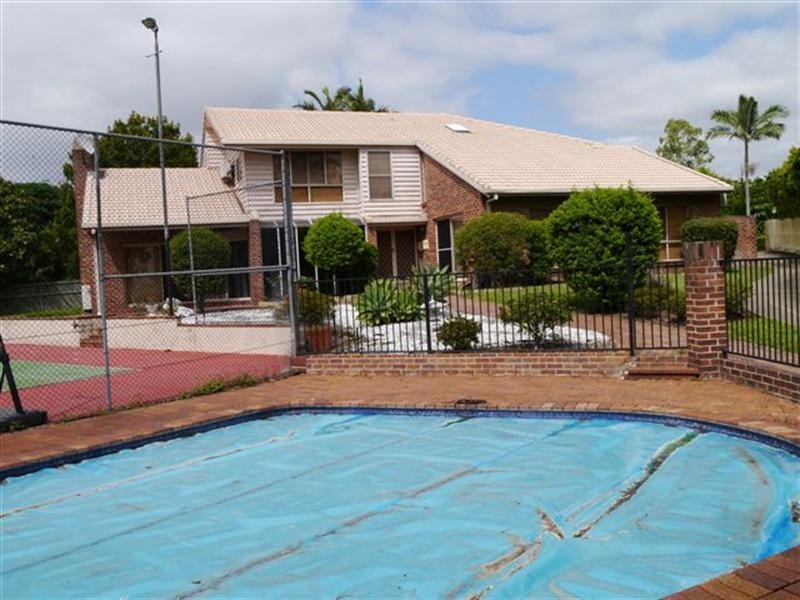 Mount Ommaney QLD 4074