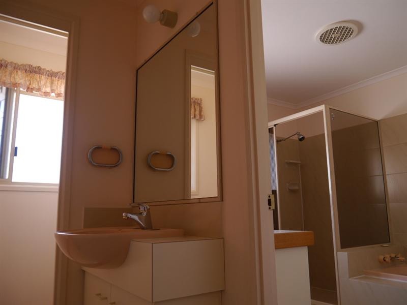 Mount Ommaney QLD 4074