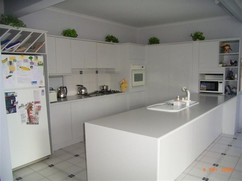 Mount Ommaney QLD 4074