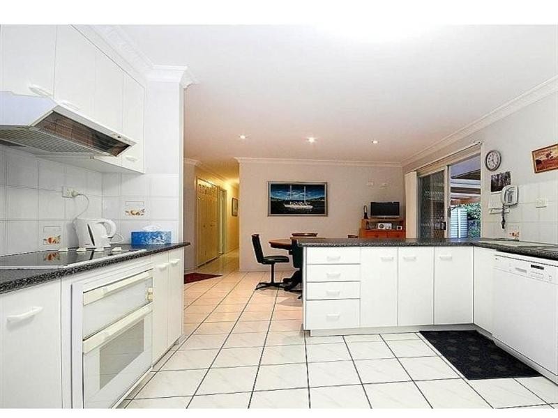 Sinnamon Park QLD 4073