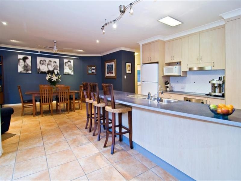 Seventeen Mile Rocks QLD 4073