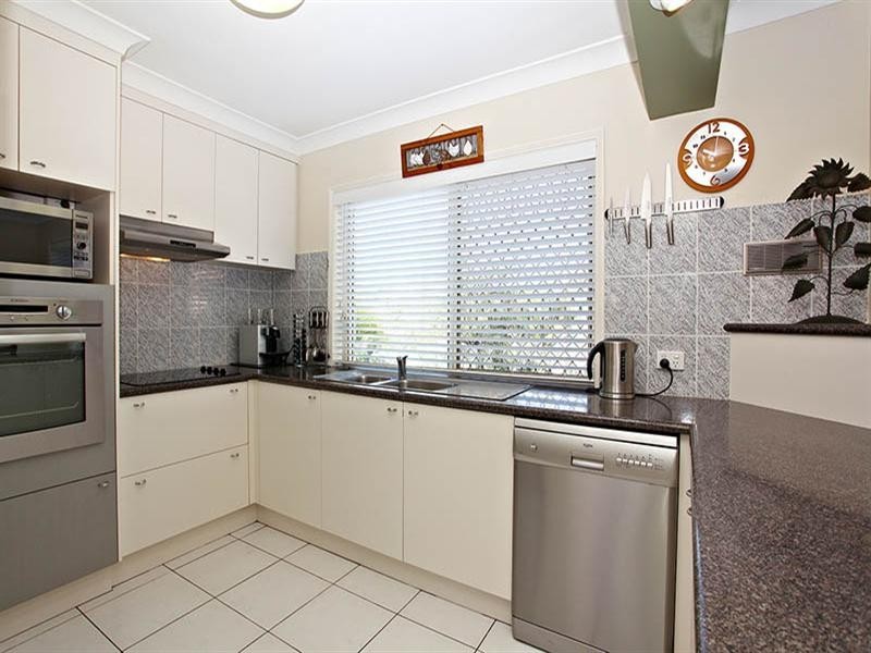 1 Saxby Close, Middle Park QLD 4074
