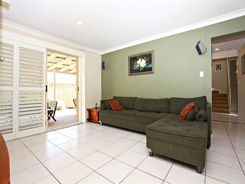 1 Saxby Close, Middle Park QLD 4074