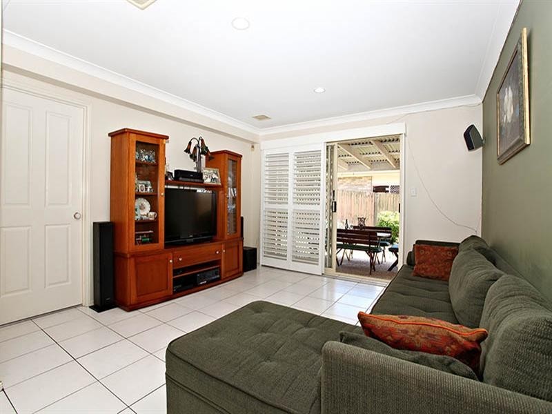 1 Saxby Close, Middle Park QLD 4074