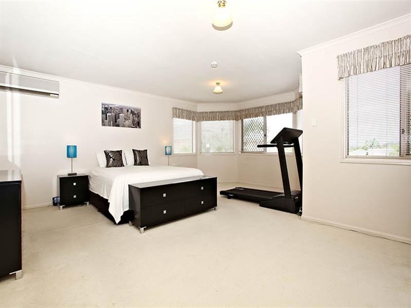 23 Edward Place, Sinnamon Park QLD 4073