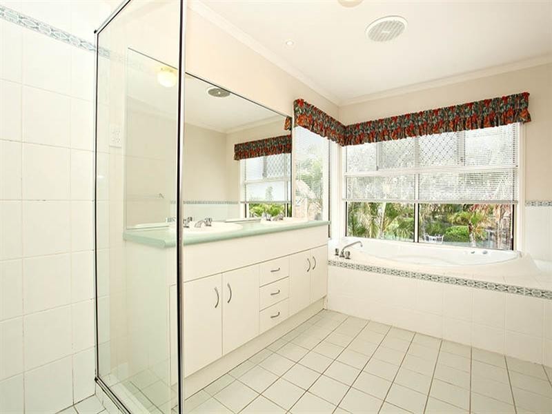 23 Edward Place, Sinnamon Park QLD 4073