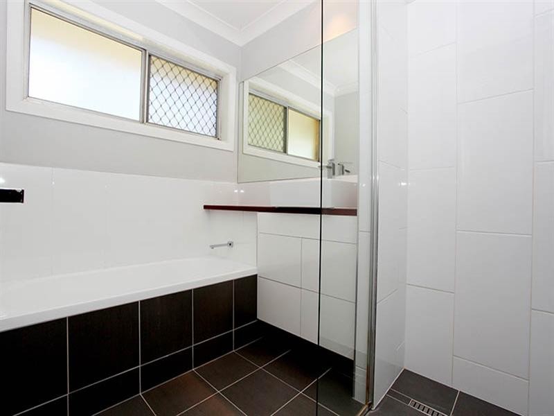 16 Woggle Street, Jamboree Heights QLD 4074