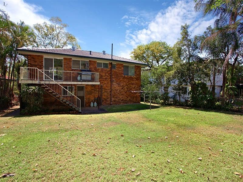16 Woggle Street, Jamboree Heights QLD 4074