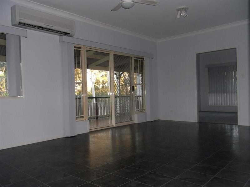 4 Curlew Place, Riverhills QLD 4074