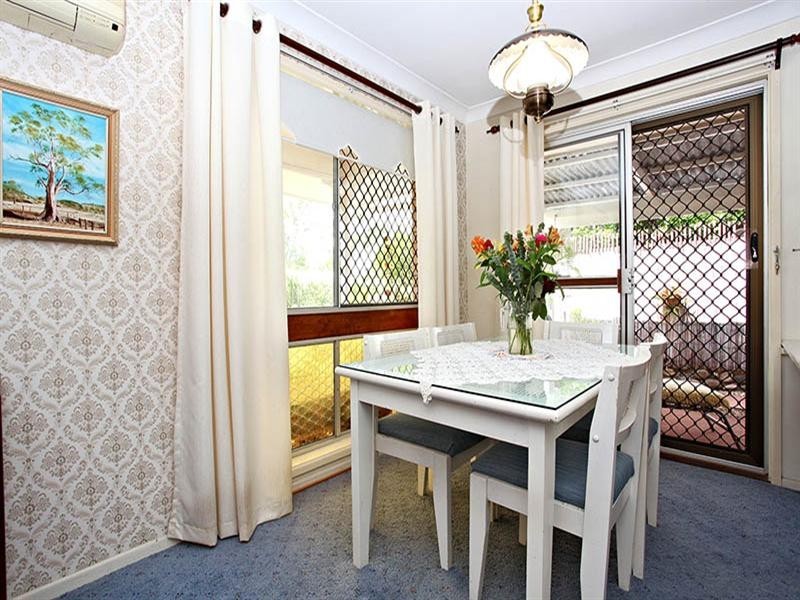 2 Flag Street, Jamboree Heights QLD 4074