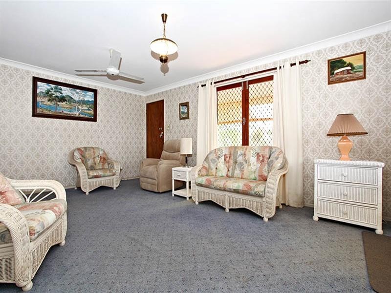 2 Flag Street, Jamboree Heights QLD 4074