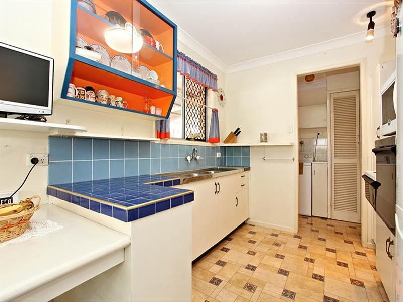 2 Flag Street, Jamboree Heights QLD 4074