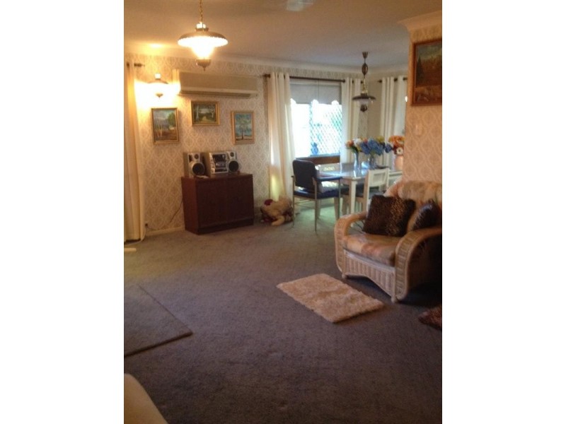 2 Flag Street, Jamboree Heights QLD 4074