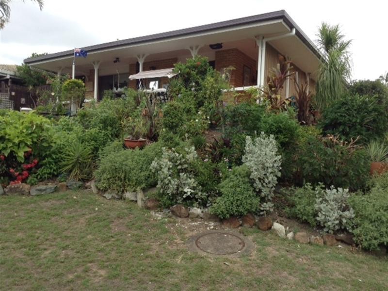 2 Flag Street, Jamboree Heights QLD 4074