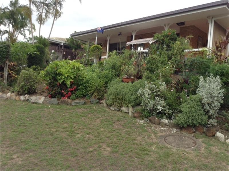 2 Flag Street, Jamboree Heights QLD 4074