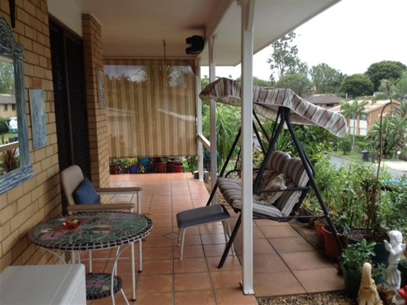 2 Flag Street, Jamboree Heights QLD 4074