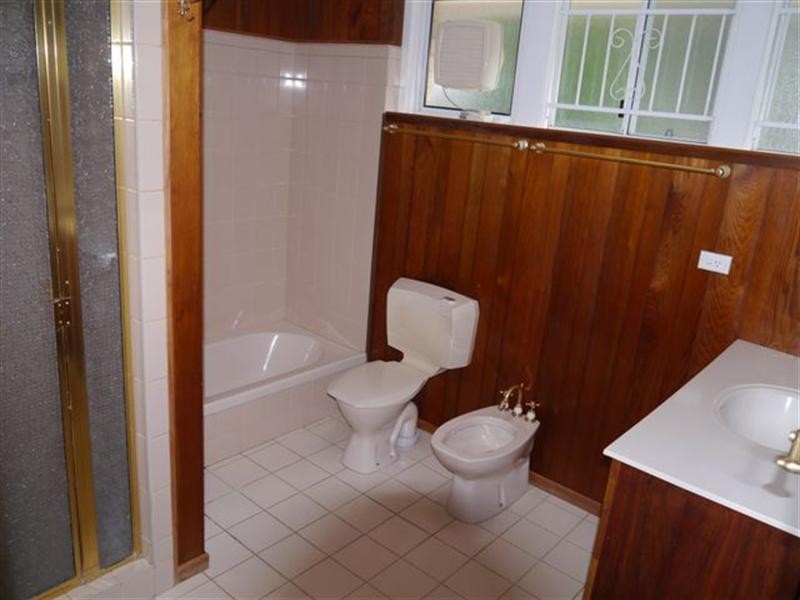 Jindalee QLD 4074