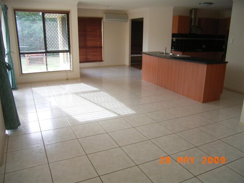 Seventeen Mile Rocks QLD 4073