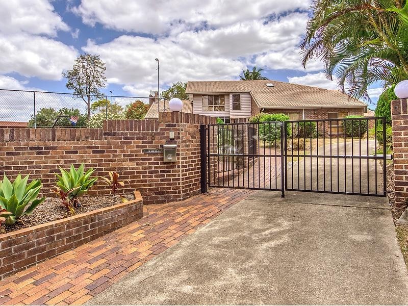 Mount Ommaney QLD 4074