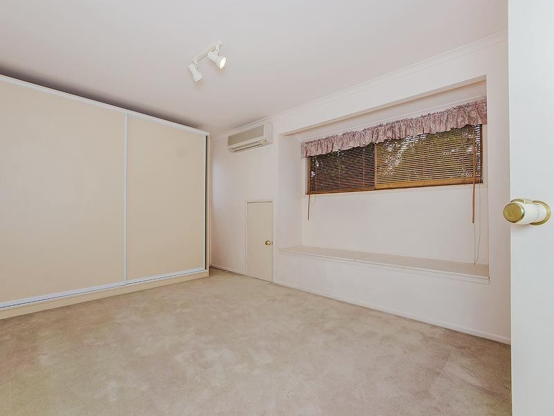 Mount Ommaney QLD 4074