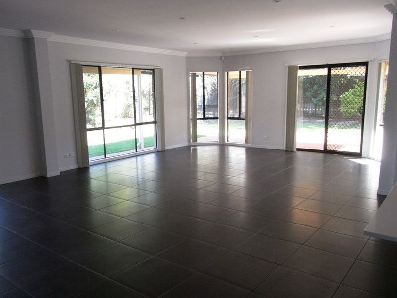 Sinnamon Park QLD 4073