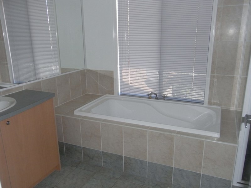 Sinnamon Park QLD 4073