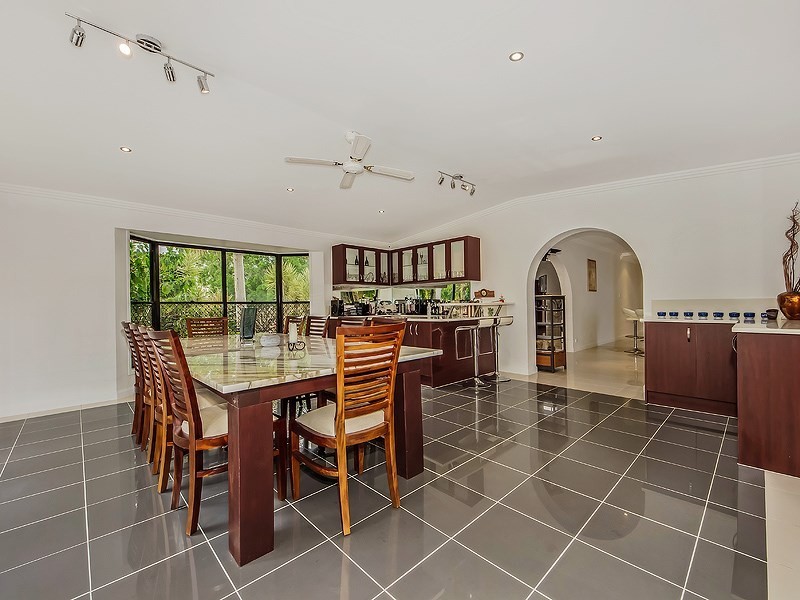 Mount Ommaney QLD 4074