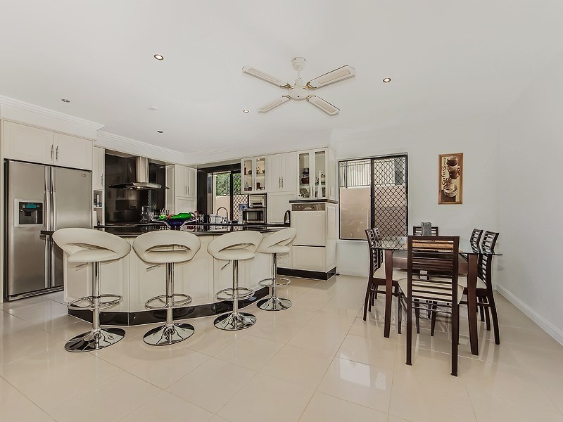 Mount Ommaney QLD 4074