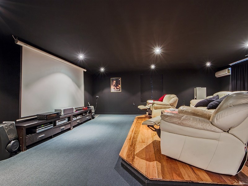 Mount Ommaney QLD 4074