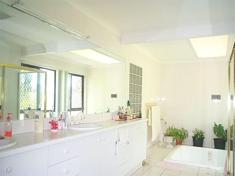 196 ritchie Road, Pallara QLD 4110