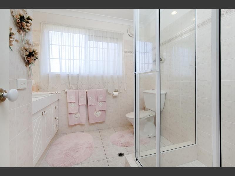 Mount Ommaney QLD 4074