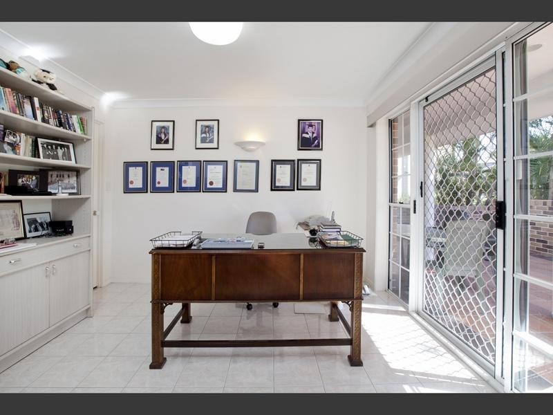 Mount Ommaney QLD 4074