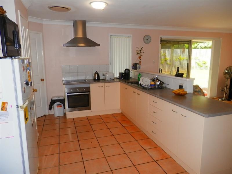 4 Bowerbird Close, Doolandella QLD 4077