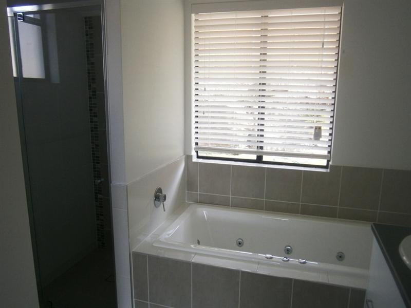 Mount Ommaney QLD 4074