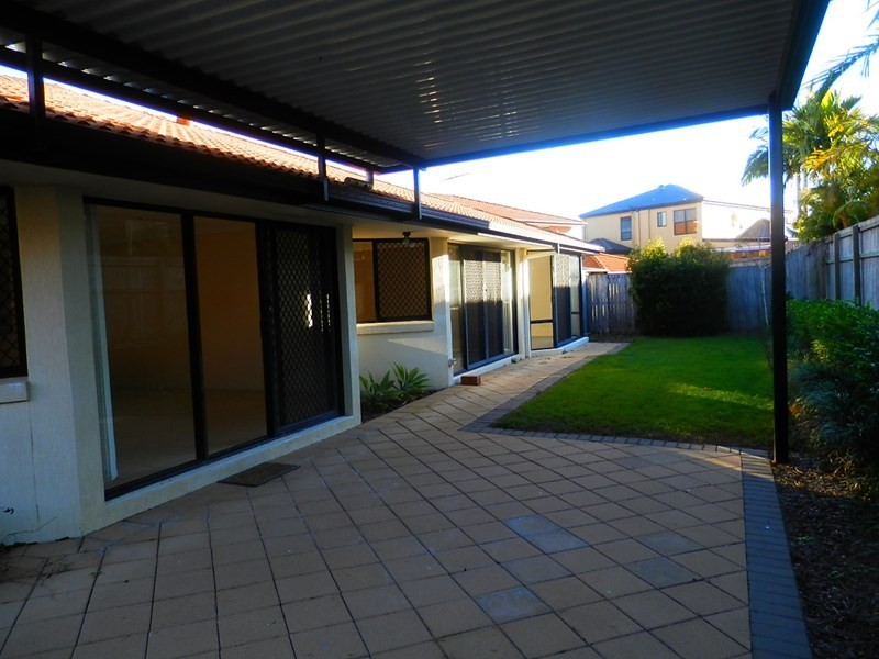 30 Bellfield Place, Westlake QLD 4074