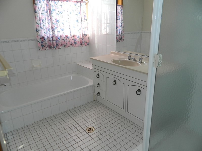 33 Loddon Street, Riverhills QLD 4074