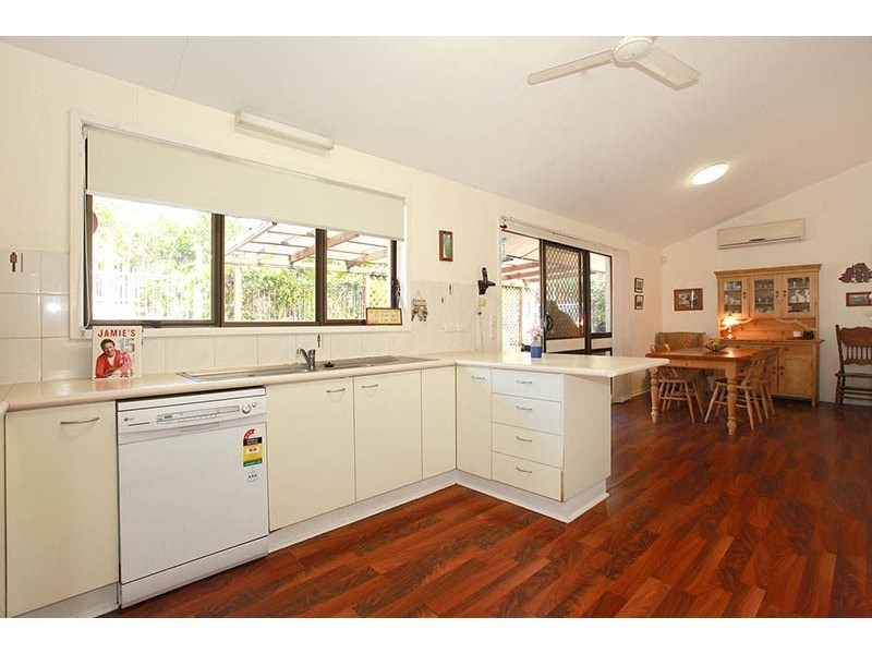 1 Tolaga, Westlake QLD 4074