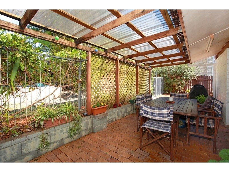 1 Tolaga, Westlake QLD 4074